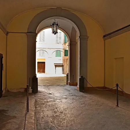 Stilnuovo Charming In Siena's Historic Center, Very Close To Piazza Del Campo Apartamento Siena