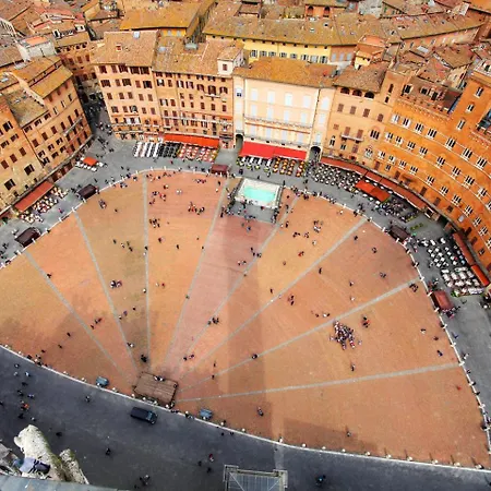 Stilnuovo Charming In Siena's Historic Center, Very Close To Piazza Del Campo דירה *