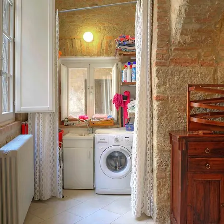 דירה Stilnuovo Charming In Siena's Historic Center, Very Close To Piazza Del Campo *